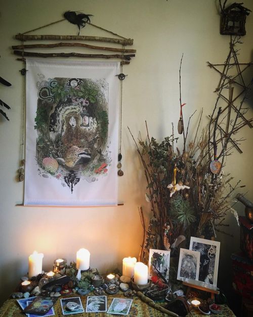 It’s lovely to have Elen hanging in my sacred space for this full moon before she goes to her foreve