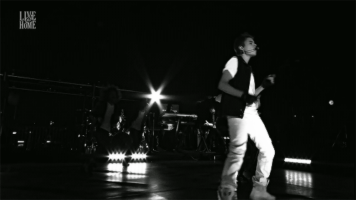 kidrauhlsex69:  OMFG I WILL ALWAYS LOVE THIS GIF FOREVER AND ALWAYS OMG ITS SO SEXY 