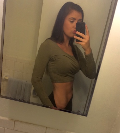 han-lifts:  fitbootyguide: han-lifts:  insta: hannahglasier   |     F i t n e s s    Y o u T u b e   C h a n n e l     |  Subscribe! Subscribe! Subscribe! Subscribe!  EWWW stop