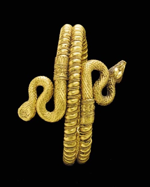 archaicwonder:Greek Gold Snake Bracelet, 330-300 BCThere were snakes in use in various oracle temple