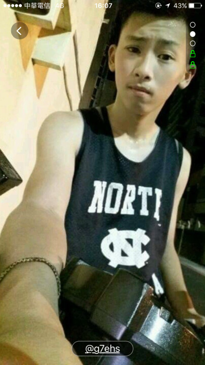 wowwow921: bb1994hi: #taiwan #boy #gay 這弟弟也太可愛，求臉書