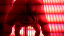 bigdaddy3650:  Doing some red light therapy at the gym . reblog if like . I accept submissions :) 
