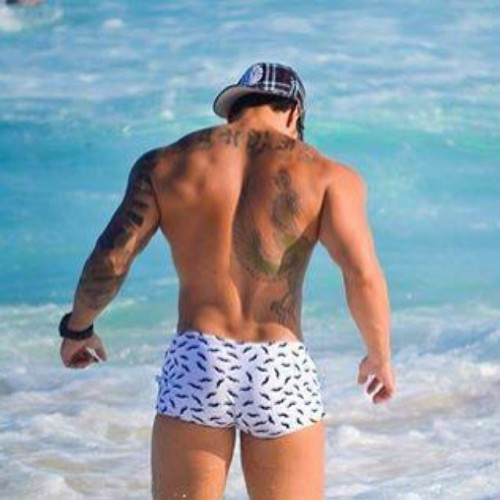 zoommalebody:  Rafael Muniz instagram 