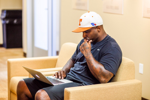 Heisman trophy winner and family man Ricky Williams goes back to The University of Texas at Austin t