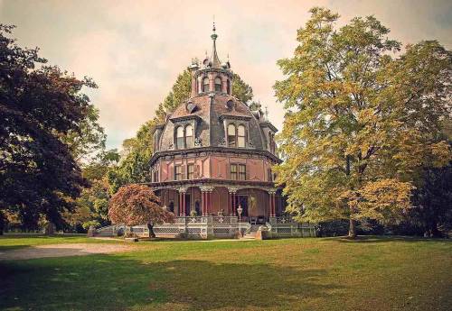 Armour-Stiner house in Irvington, New York. Built in 1860 by financier Paul J. Armour based on the a