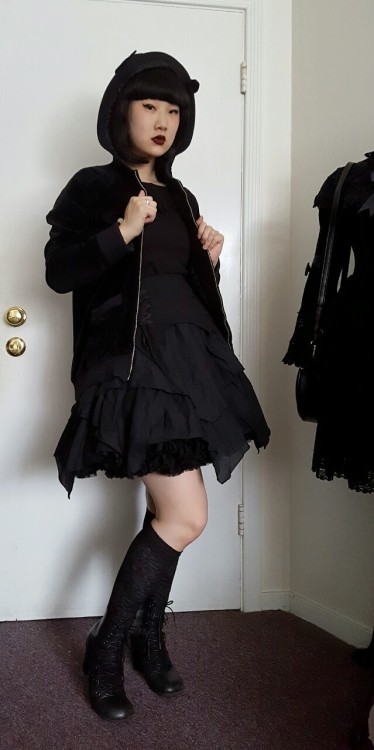 obsixwi: 08/25/17 Casual batty coord wearing my new cutsew from The Black Ribbon!