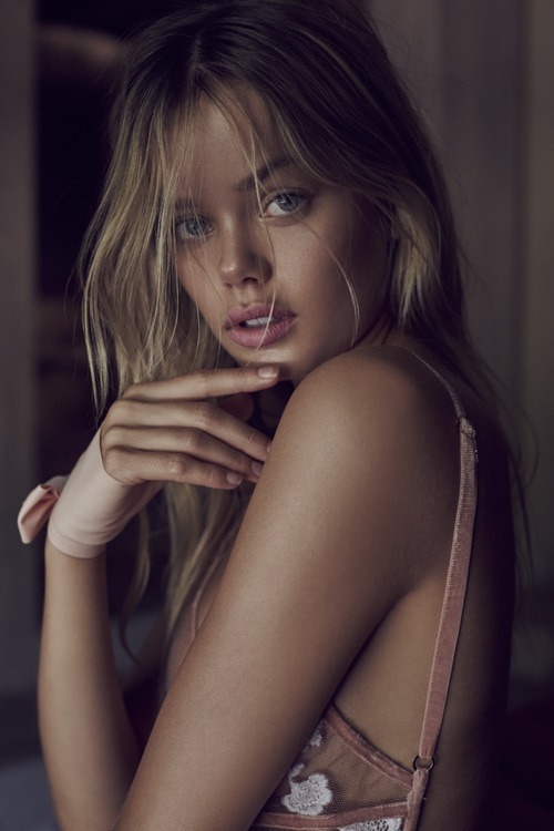 XXX lisa401971:  Frida Aasen by Zoey Grossman photo