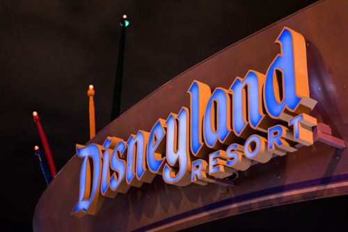 welldressedanddisneyobsessed: disneyland entrance sign by jason.varga on flickr.