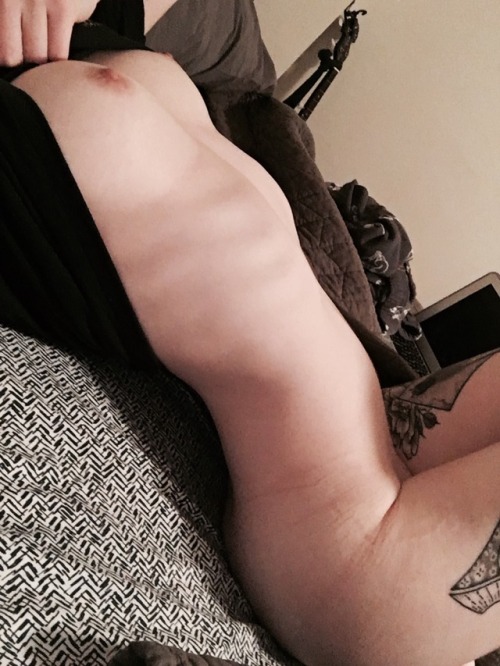msfoxylady:  Back in this bed. All alone this time.