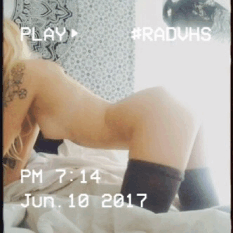 stevivi:  Woke up late, stayed in bed &amp; rolled around all day 🖤  ManyVids
