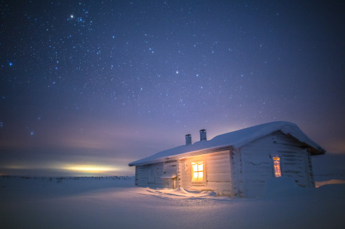 tiinatormanenphotography:~ Wilderness hut  ~Feb 2016. Pöyrisjärvi wiulderness area, Finland by Tiina