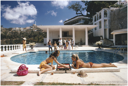 mihaliko:Guests at the Villa Nirvana, owned by Oscar Obregon, in Las Brisas, Acapulco, 1972Photo Sli