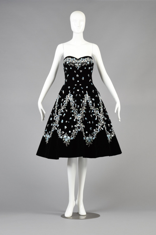 Porn Pics omgthatdress:  Dress Pierre Balmain, 1957