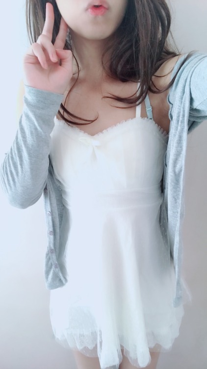 yanblove: 真的很久很久沒CD 了~~來點夏天的感覺&gt;3&lt;  好熱哦……