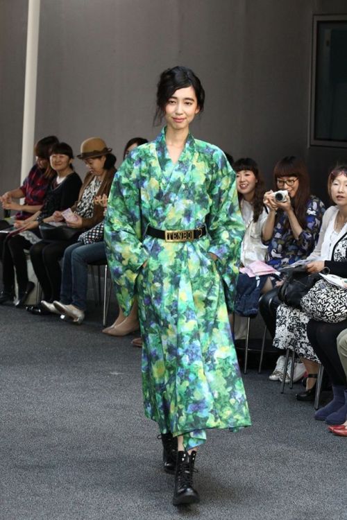 cloudscapez:  global-fashions:  tenbo - Mercedes-Benz Fashion Week S/S 2016 Tokyo  This is very important 