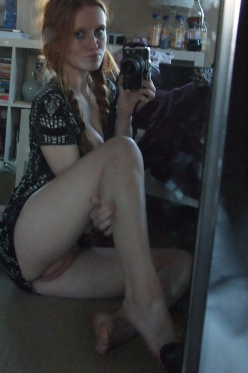 taylordeeen: Horny lil slut Here. ;)