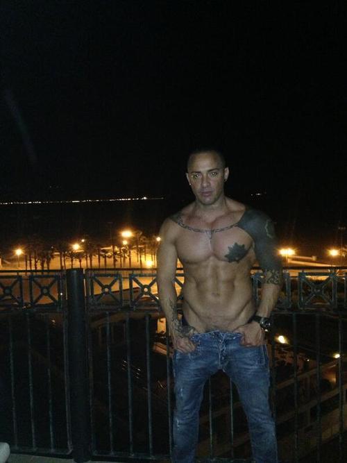 2sthboiz:  SUPER HAWT… SUPER SEXY….. SUPER STR8 B8 MICHAEL…….. YOU GOT POSTED !!