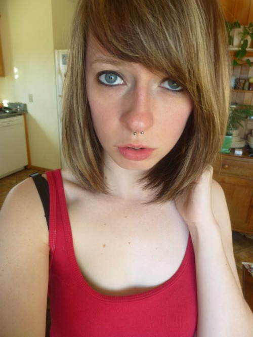 cherrybombkisses:  got my hair re-done today. ^.^