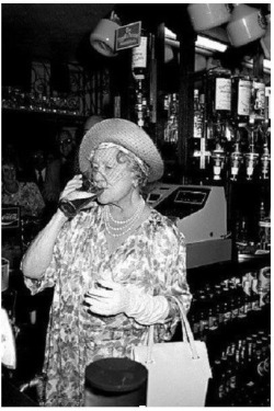 classicroyalrarepics:  When life hits you drink beer 