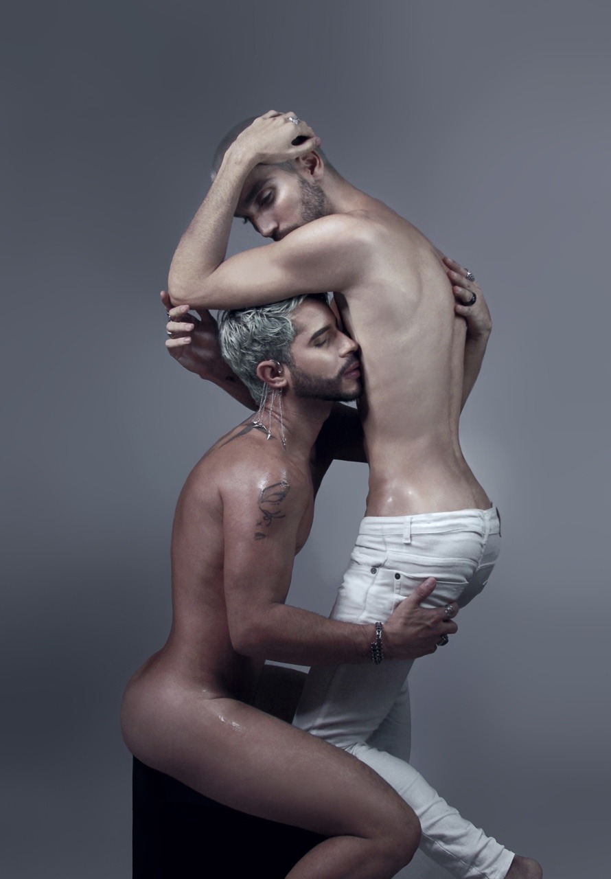 francisramosgonz:  Wet &amp; White !! 