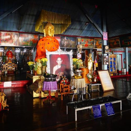 Trip to Wat Chong Klang in Mae Hong Son, Thailand. . . . . #watchongklang #watchongkham #thaitempl