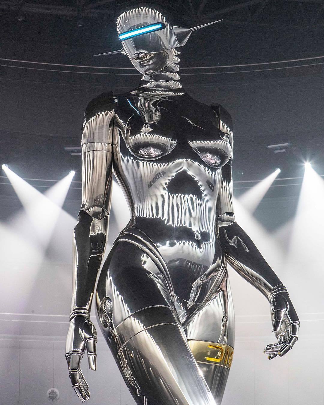 christos:  Set by Hajime Sorayama – Dior Pre-Fall 2019 Men’s Show