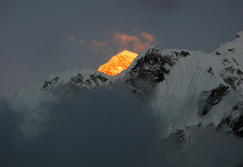 earthporn-org:
“Sun illuminating on Mount Everest - Photo by Dylan Toh
”