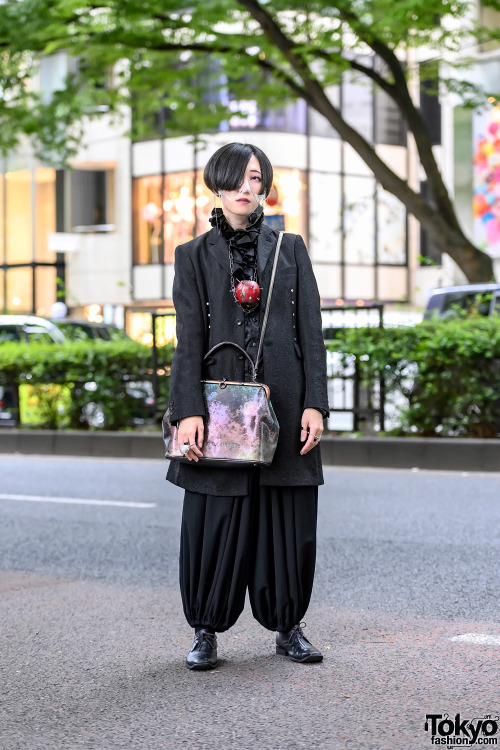 19-year-old Japanese student Harami on the street in Harajuku. His look features a Moi meme Moitie r