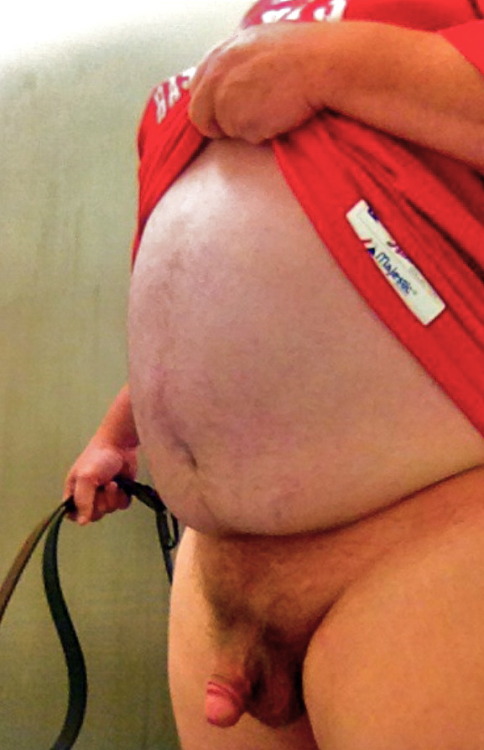 chubpornlover:  alguien con ganas de unos cintazos? je