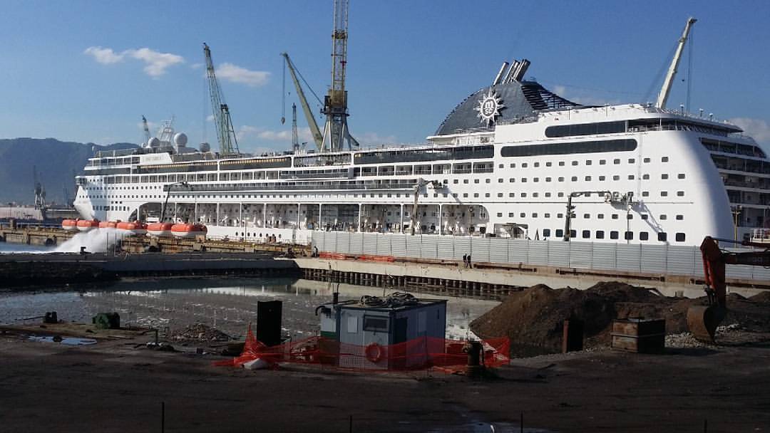 #msclirica in #fincantieri shipyard - #palermo #workinprogress@msccruisesofficial🚢#msccrociere #ig #crazycruises #crociere #travelgram #igtravel #medcruise #instalike #nofilter #pictureoftheday #cruiselife #cruiseship #instagood #instadaily...