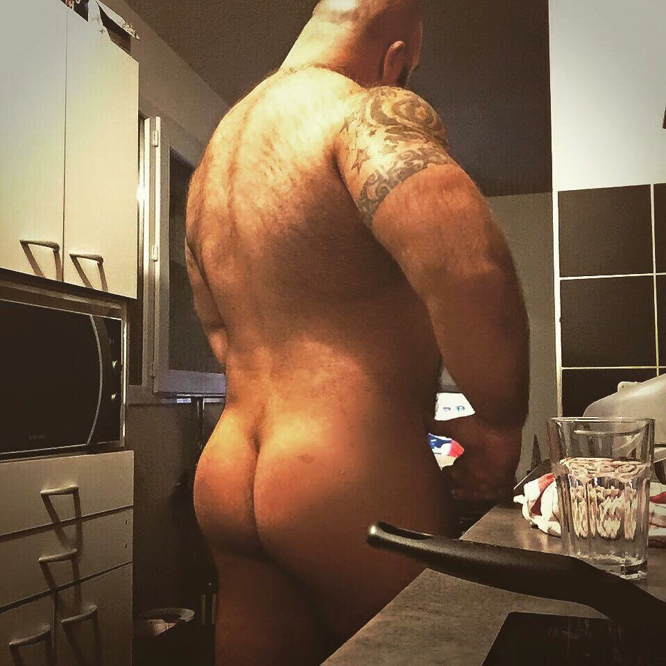 fhabhotdamncobs:    W♂♂F     (WARNING!   Not the place for “Pretty Boys”