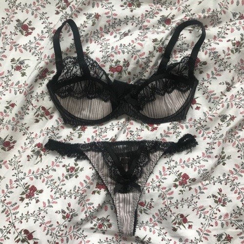 Lingerie Sale : C-cups / All brand new / Payment by Paypal / DM if interested :1/ Tatooine in grey b