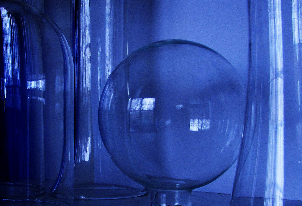 oxyconten:  Margeois - blue reflections