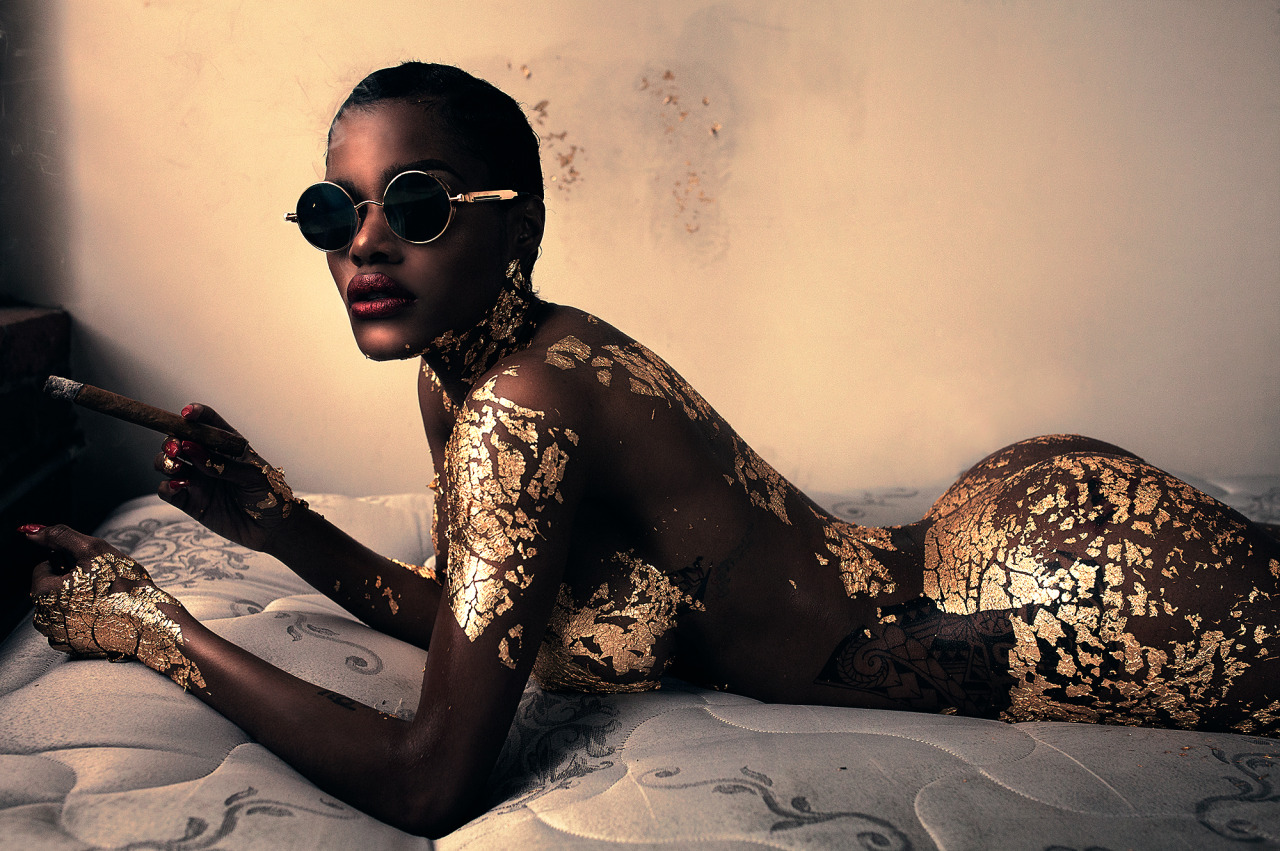 samsonova:  Teyana Taylor in Gold