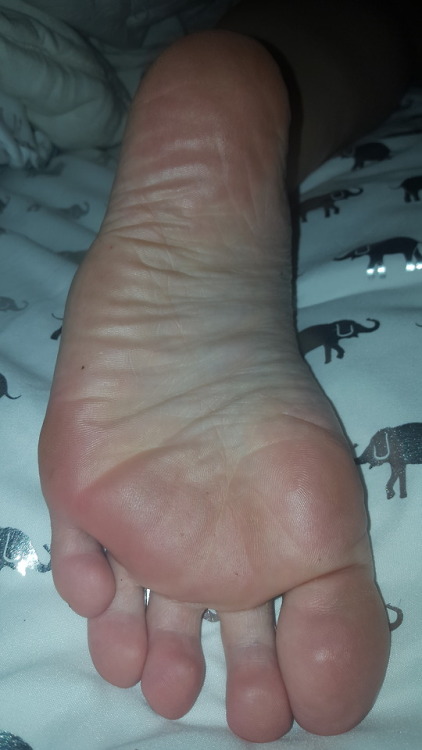 myprettywifesfeet:A nice close up of my pretty wifes sexy sleeping sole.please comment