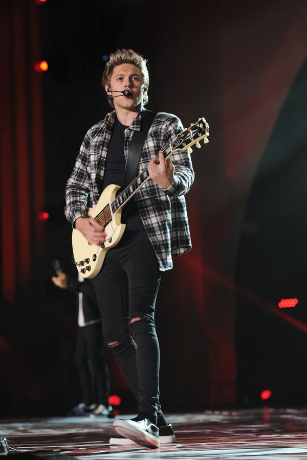 direct-news:  First Look: One Direction Celebrates ‘Four’ in NBC TV Special (airs