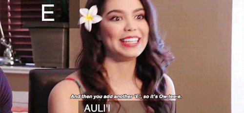 neontoxicity: auliicravalhogifs:   Auli’i Cravalho on how to pronounce her name. Spread it far and wide. Also I really appreciate when people do this, I always feel bad for not being able to say people’s names correctly as mine is always jumbled too.