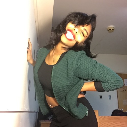unicornsvsturtles:Happy Blackout ❣