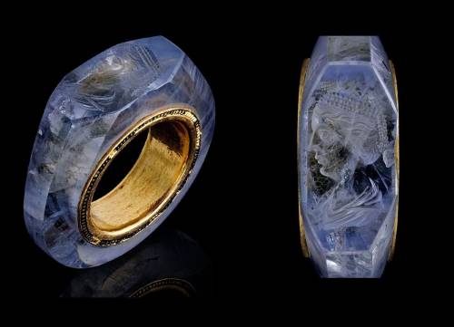blondebrainpower:A 2000 year old sapphire ring thought to belong to Roman Emperor Caligula, depicting his fourth wife Caesonia.