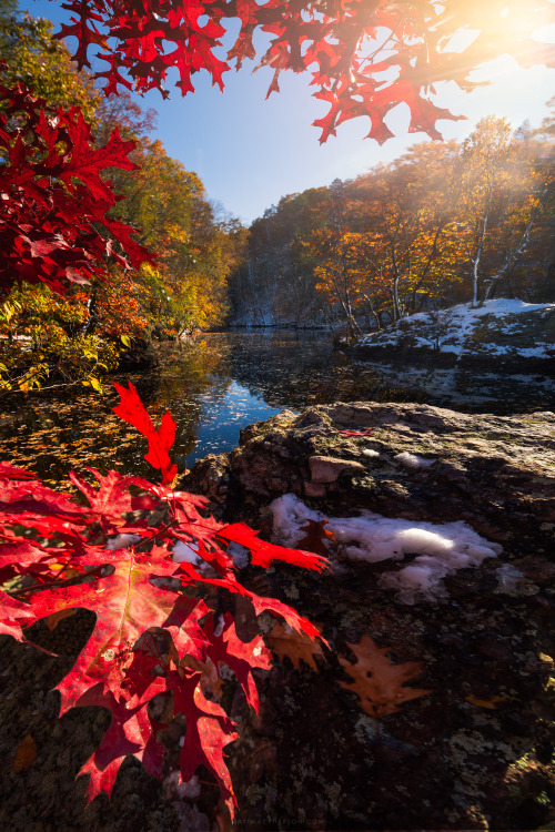 amazinglybeautifulphotography:Clash of seasons along the Charles River in Newton, Massachusetts [OC]