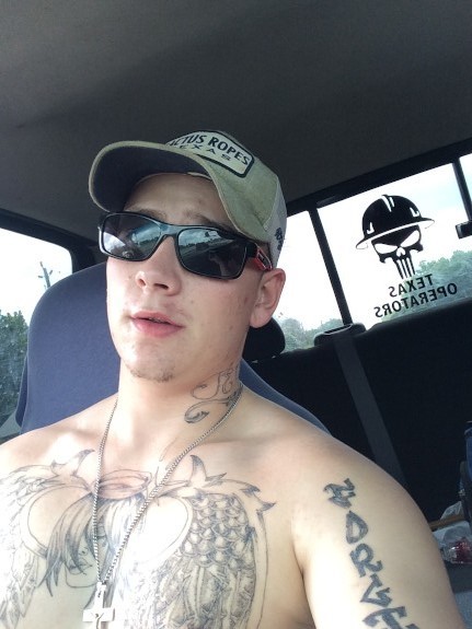 straightwhitethugs:  Yummy