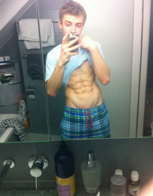 letmetakeadicpic:  straightguynaked:    Horny Straight Guys at http://straightguynaked.tumblr.com/    Nothing better than a guy showing off what he’s got! If you’d like to add your own submit or send them to letmetakeadicpic@gmail.com