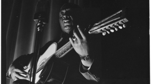 Leadbelly Sometimes I live in the countrySometimes I live in townSometimes I have a great notionTo j