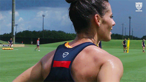 chelsillest:mandyprescott:Oh god this gif set againwho thought this was okay