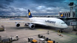 worldofaviation:    Lufthansa A380-800  