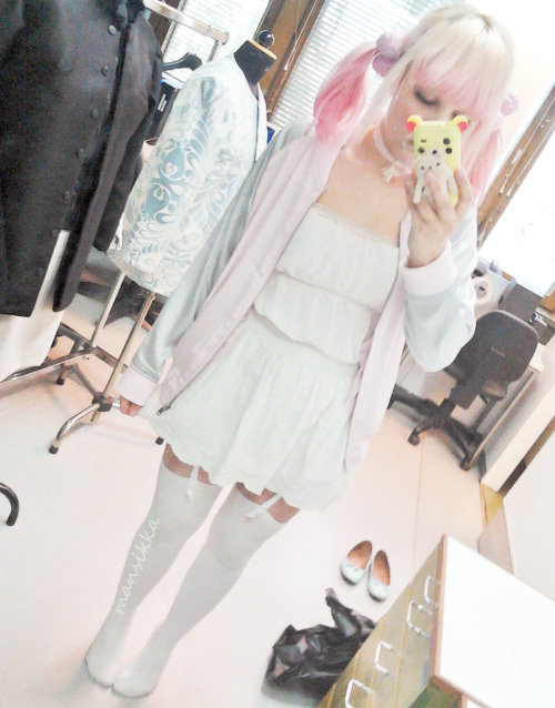 pastel-goth-princess:  mansikka:  I finally found myself this type of a jacket in pastel colors and not too pricey aa it makes me feel cool heheh. (๑✧◡✧๑)  ❤