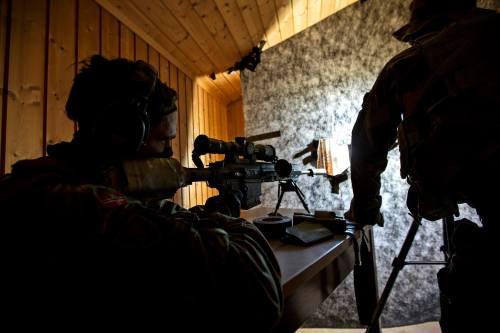 cptncraig:  Sniper teams of the Telemark Battalion The second last pic has been making it’s rounds in the norwegian army tag before, but it helps to see the snipers MP7 ( I could be wrong?) that is also being held in the last pic.