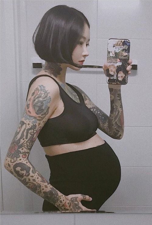 pregnantasianperfection: bad girl!  