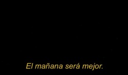 letras-amarillas:  Tranquilo.. Pase lo que pase hoy, el mañana será mejor. 