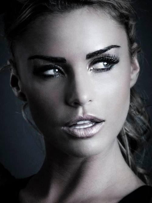 missdevilxoxo:  KATIE PRICE | via Facebook su We Heart It. 